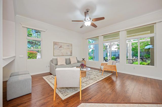 325 Roundhill Ct, Roseville, CA 95747