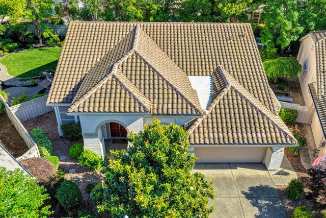 325 Roundhill Ct, Roseville, CA 95747