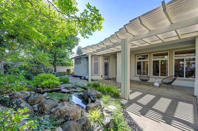 325 Roundhill Ct, Roseville, CA 95747