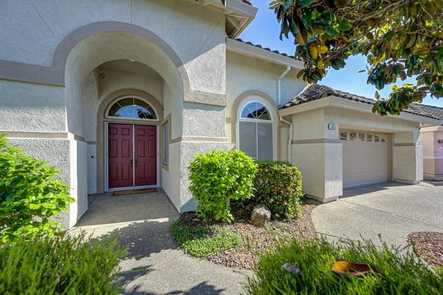 325 Roundhill Ct, Roseville, CA 95747