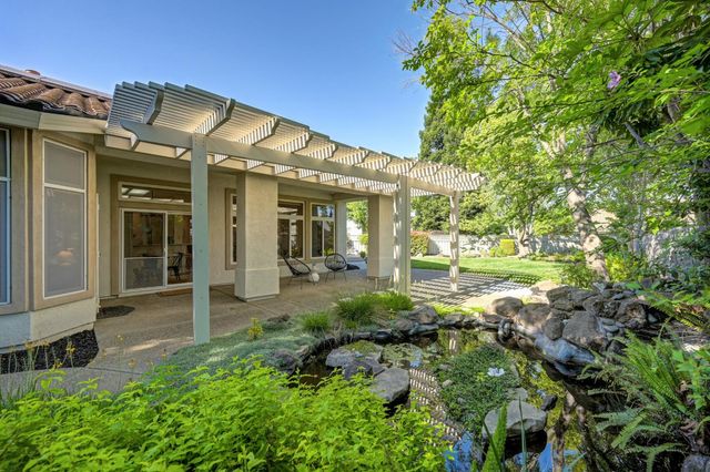 325 Roundhill Ct, Roseville, CA 95747