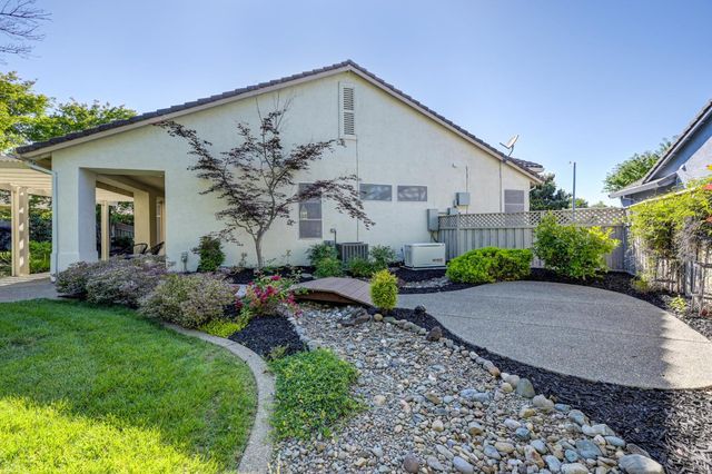 325 Roundhill Ct, Roseville, CA 95747