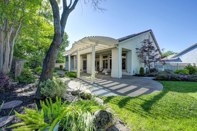 325 Roundhill Ct, Roseville, CA 95747