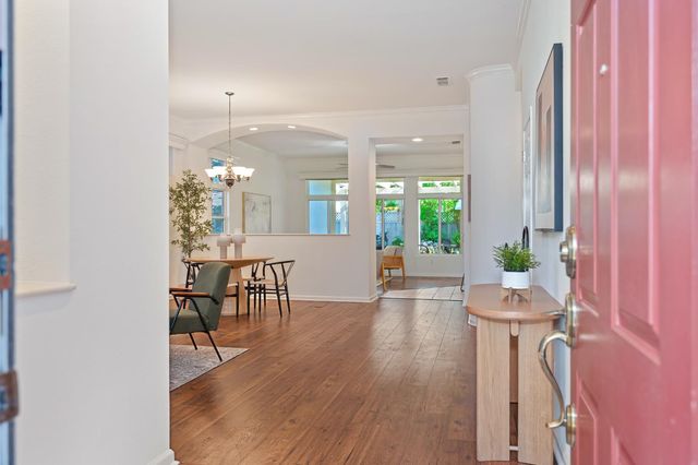 325 Roundhill Ct, Roseville, CA 95747