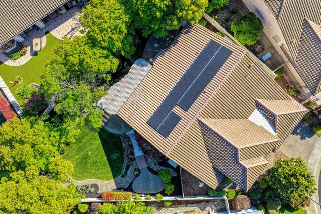 325 Roundhill Ct, Roseville, CA 95747
