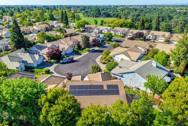 325 Roundhill Ct, Roseville, CA 95747