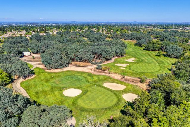 325 Roundhill Ct, Roseville, CA 95747