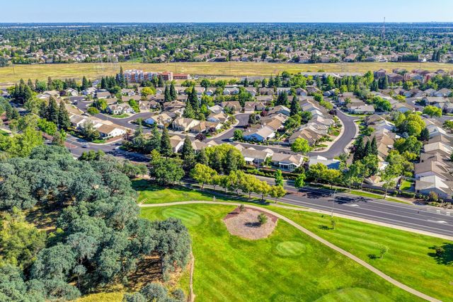325 Roundhill Ct, Roseville, CA 95747