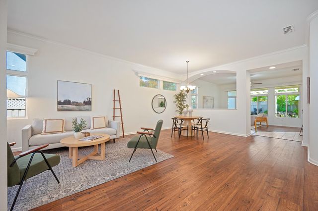 325 Roundhill Ct, Roseville, CA 95747