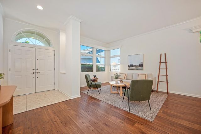 325 Roundhill Ct, Roseville, CA 95747