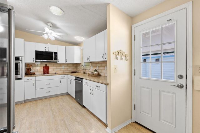 1726 HILTON HEAD BOULEVARD, Lady Lake, FL 32159