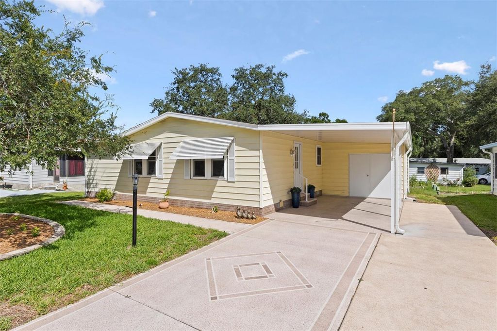 1726 HILTON HEAD BOULEVARD, Lady Lake, FL 32159