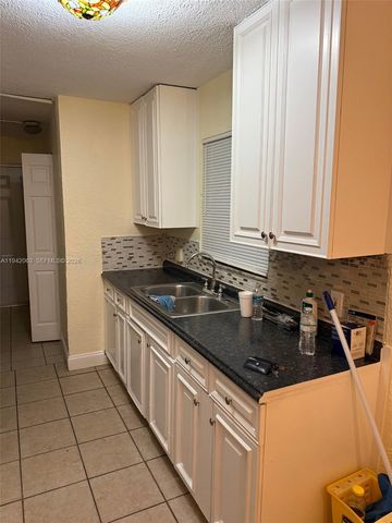 304 NW 6th Ave, Boynton Beach, FL 33435