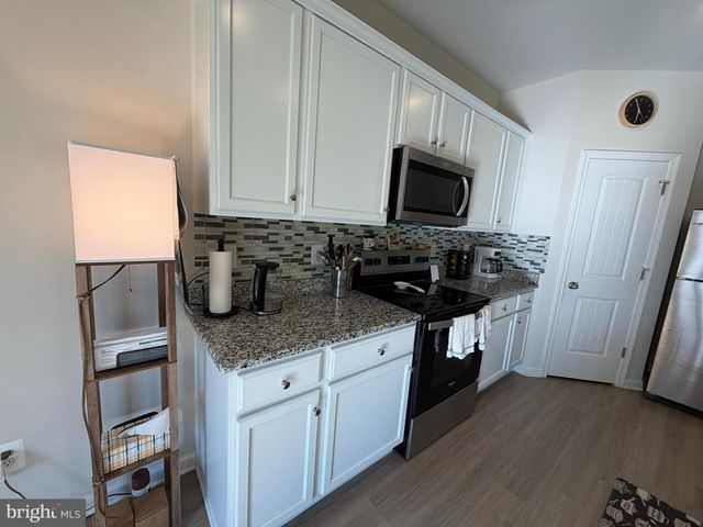 31 BLOOMSBURY ST, Falling Waters, WV 25419