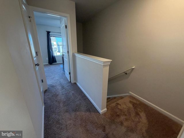 31 BLOOMSBURY ST, Falling Waters, WV 25419