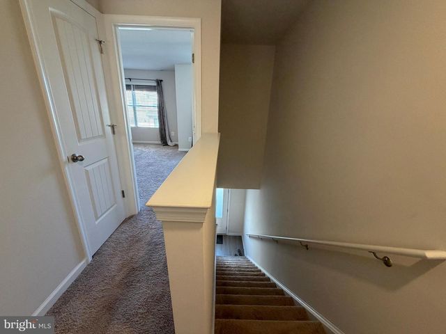 31 BLOOMSBURY ST, Falling Waters, WV 25419