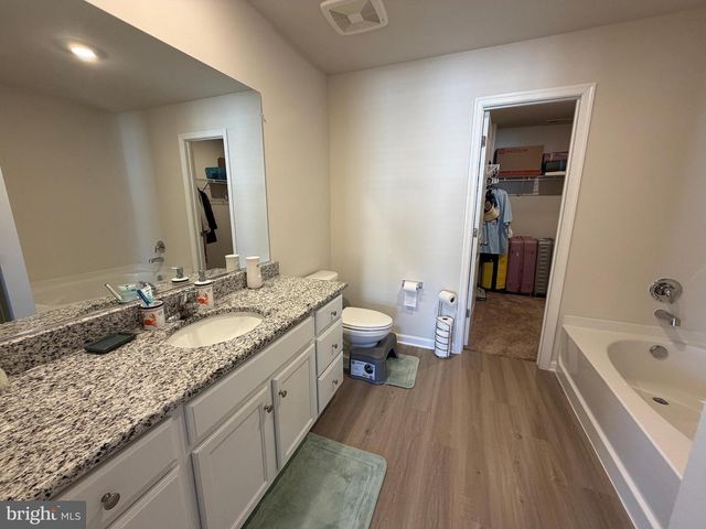 31 BLOOMSBURY ST, Falling Waters, WV 25419