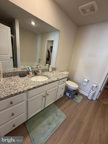 31 BLOOMSBURY ST, Falling Waters, WV 25419