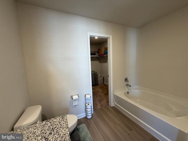 31 BLOOMSBURY ST, Falling Waters, WV 25419