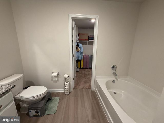 31 BLOOMSBURY ST, Falling Waters, WV 25419