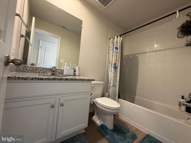 31 BLOOMSBURY ST, Falling Waters, WV 25419