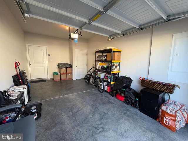 31 BLOOMSBURY ST, Falling Waters, WV 25419