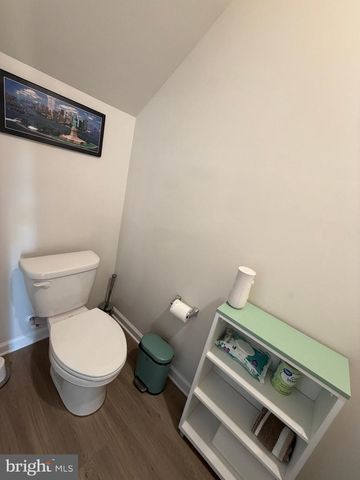 31 BLOOMSBURY ST, Falling Waters, WV 25419