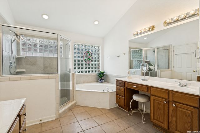 10 OAKWELL FARMS PKWY, San Antonio, TX 78218