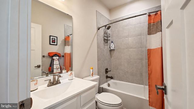 9008 ARMSTRONG LN, Upper Marlboro, MD 20772
