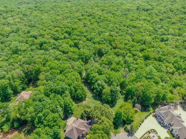 9 Vista Ct, Kinnelon Boro, NJ 07405