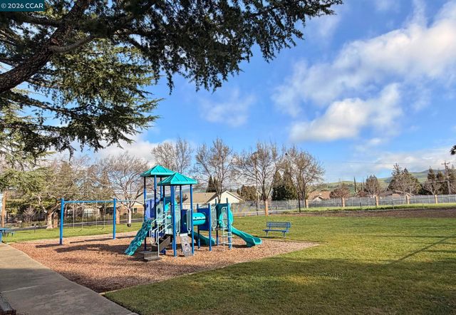 5500 Lewis Way, Concord, CA 94521