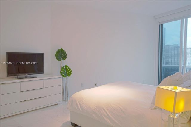 15811 Collins Ave 805, Sunny Isles Beach, FL 33160