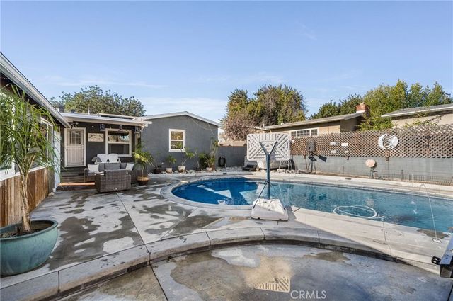 762 N Redding, Upland, CA 91786