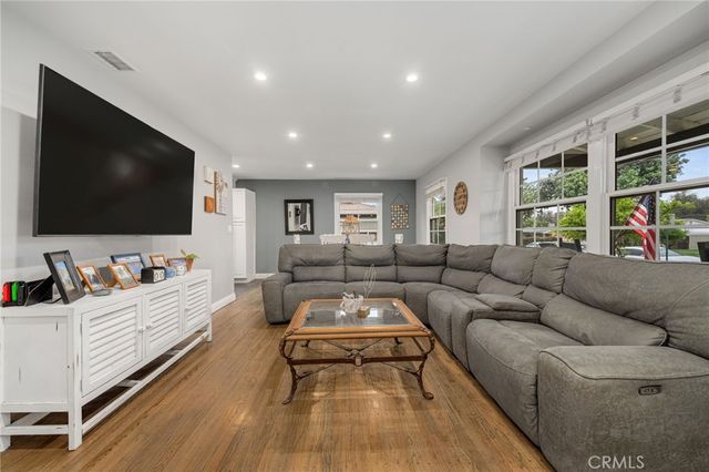 762 N Redding, Upland, CA 91786