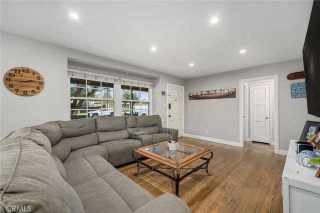 762 N Redding, Upland, CA 91786