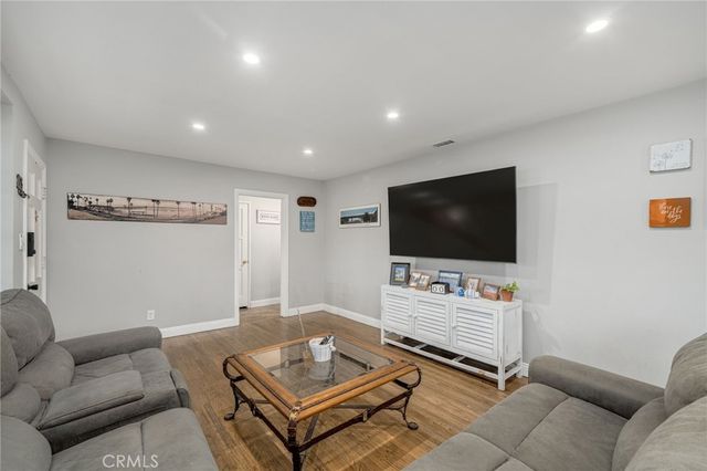 762 N Redding, Upland, CA 91786