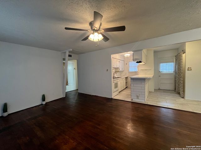 142 HARWOOD DR, San Antonio, TX 78213