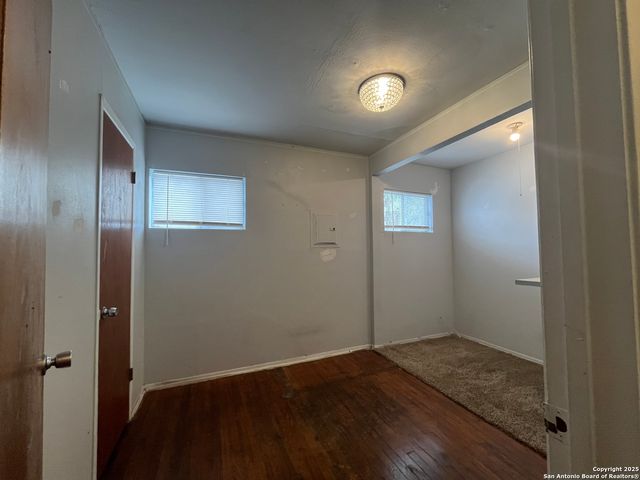 142 HARWOOD DR, San Antonio, TX 78213