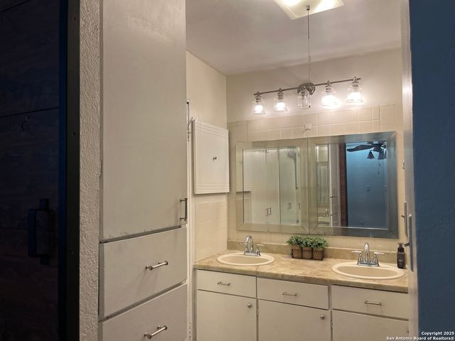 142 HARWOOD DR, San Antonio, TX 78213
