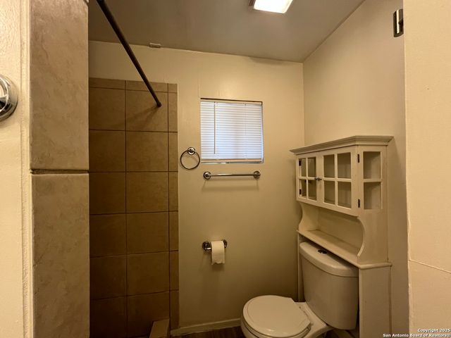 142 HARWOOD DR, San Antonio, TX 78213