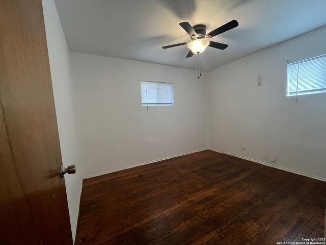 142 HARWOOD DR, San Antonio, TX 78213