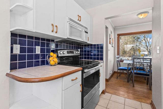 3080 N Brookfield ROAD, Brookfield, WI 53045