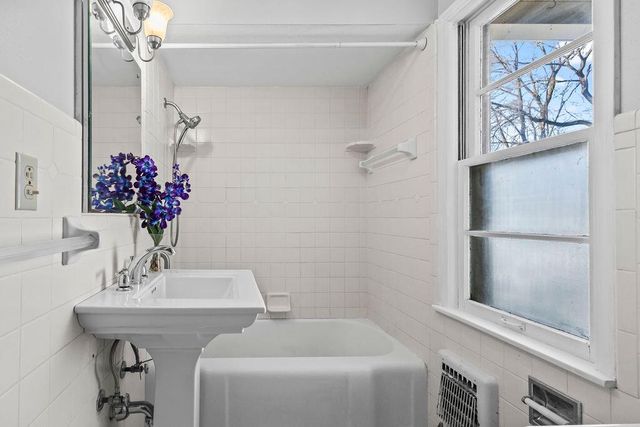 3080 N Brookfield ROAD, Brookfield, WI 53045