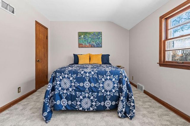 3080 N Brookfield ROAD, Brookfield, WI 53045