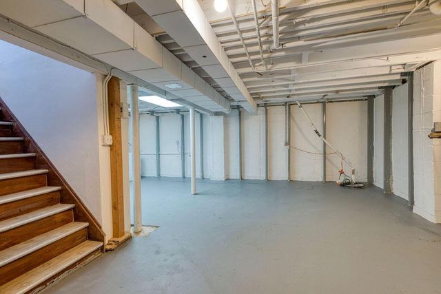 3080 N Brookfield ROAD, Brookfield, WI 53045