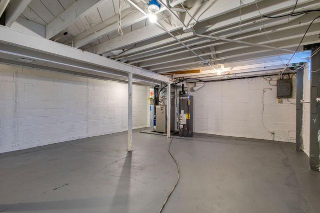 3080 N Brookfield ROAD, Brookfield, WI 53045