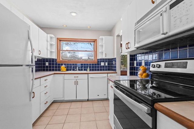 3080 N Brookfield ROAD, Brookfield, WI 53045