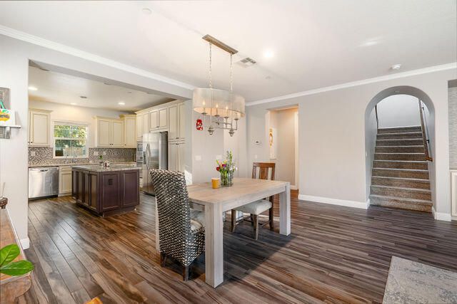 551 Via De La Paz, Palm Desert, CA 92211