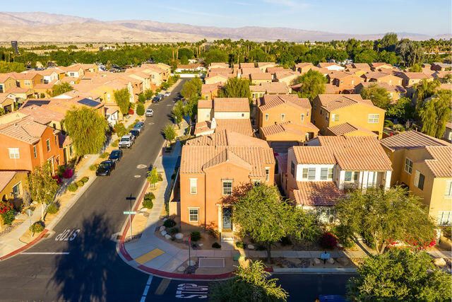 551 Via De La Paz, Palm Desert, CA 92211