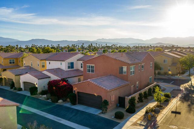 551 Via De La Paz, Palm Desert, CA 92211